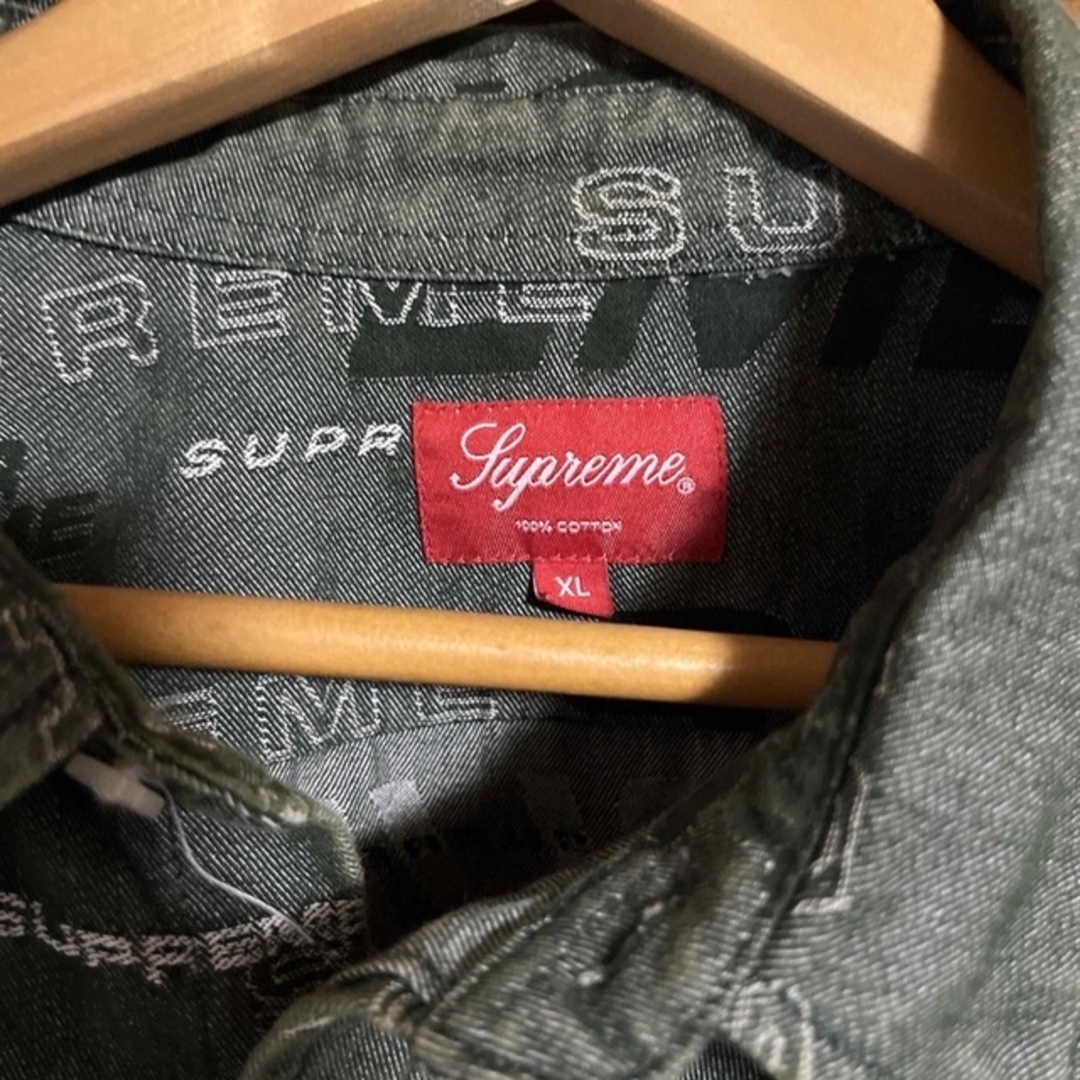 Supreme(シュプリーム)のsupreme 2019 Dimensions Logo Denim Shirt メンズのジャケット/アウター(Gジャン/デニムジャケット)の商品写真