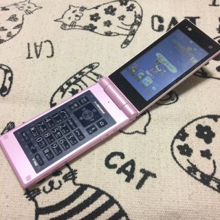 エヌティティドコモ(NTTdocomo)のdocomo  F-06D ドコモ　携帯電話　ガラケー　ハッピーピンク f06d(携帯電話本体)