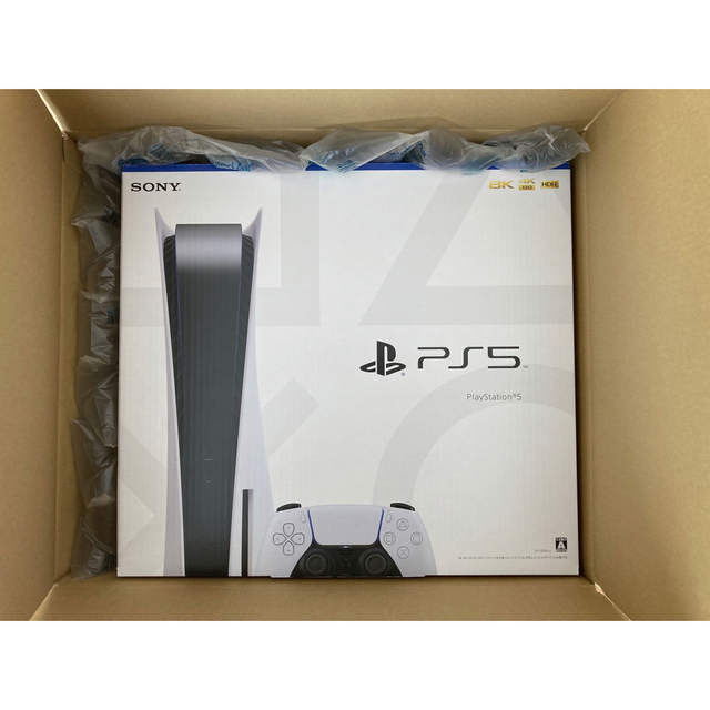 PlayStation(プレイステーション)の新品　PS5本体　PlayStation 5  CFI-1200A01 エンタメ/ホビーのゲームソフト/ゲーム機本体(家庭用ゲーム機本体)の商品写真