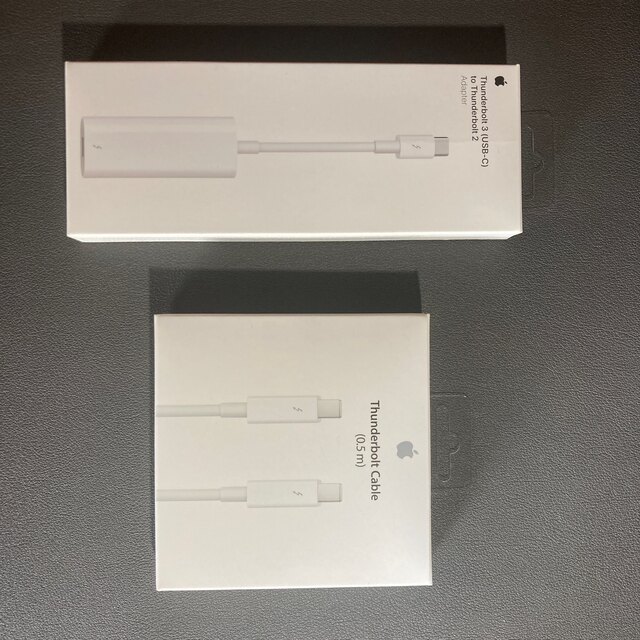 Mac (Apple)(マック)の【neneさま専用】Thunderbolt ケーブル セット スマホ/家電/カメラのPC/タブレット(PC周辺機器)の商品写真