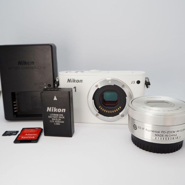 Nikon(ニコン)のNIKON 1 J3 White 本体のみ スマホ/家電/カメラのカメラ(コンパクトデジタルカメラ)の商品写真