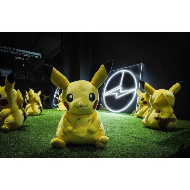 FRAGMENT(フラグメント)のFragment Design x Pokémon「THUNDERBOLT PR エンタメ/ホビーのおもちゃ/ぬいぐるみ(ぬいぐるみ)の商品写真