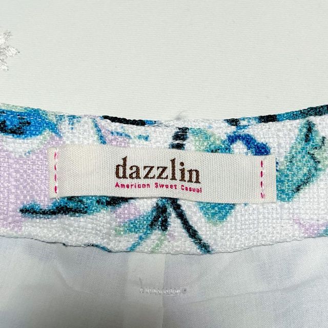 dazzlin(ダズリン)の【美品】dazzlin ダズリン ボタニカル柄ショートパンツ レディースのパンツ(ショートパンツ)の商品写真