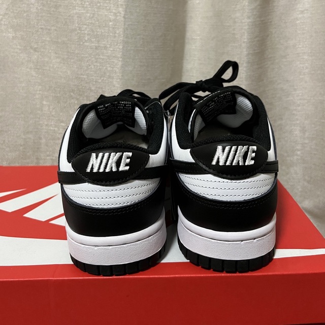 NIKE(ナイキ)のナイキウィメンズダンクLOWパンダ25.5NIKE購入 レディースの靴/シューズ(スニーカー)の商品写真