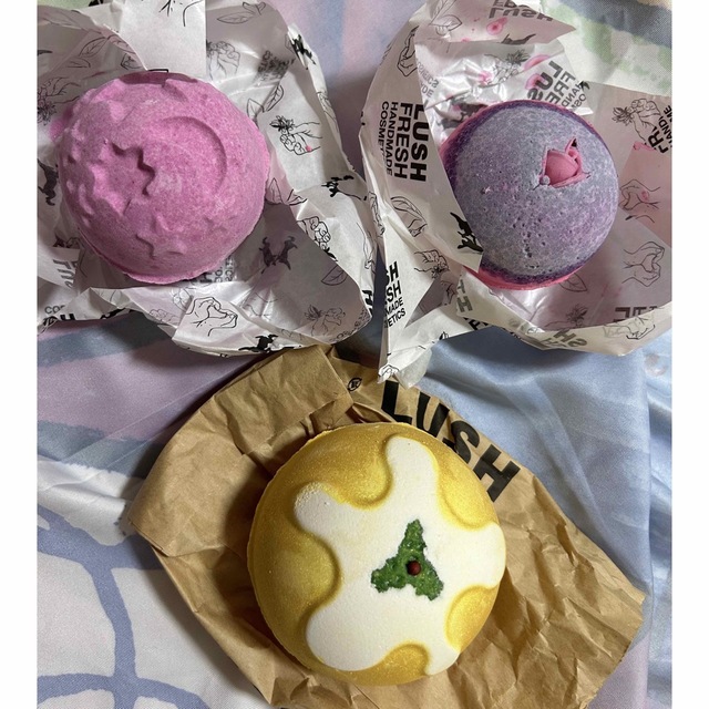 お得 LUSH バスボム3点セット(ギフトラッピング風呂敷付き) | フリマアプリ ラクマ