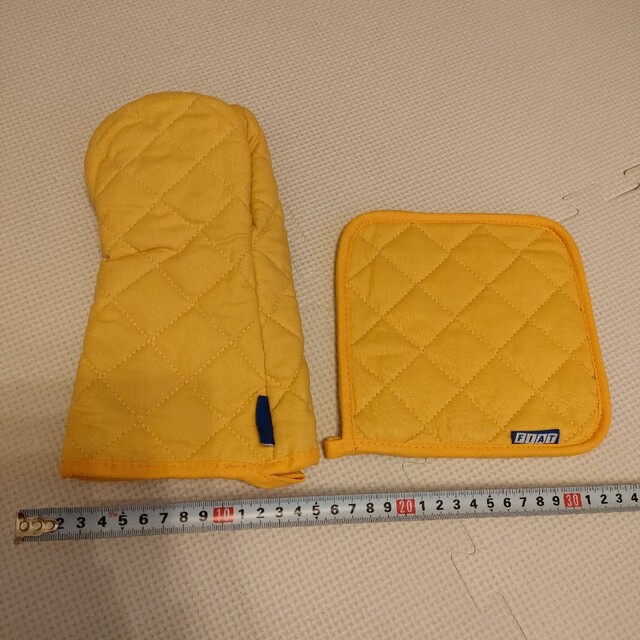 値下げしました 未使用品 鍋つかみ&鍋敷きセット | フリマアプリ ラクマ