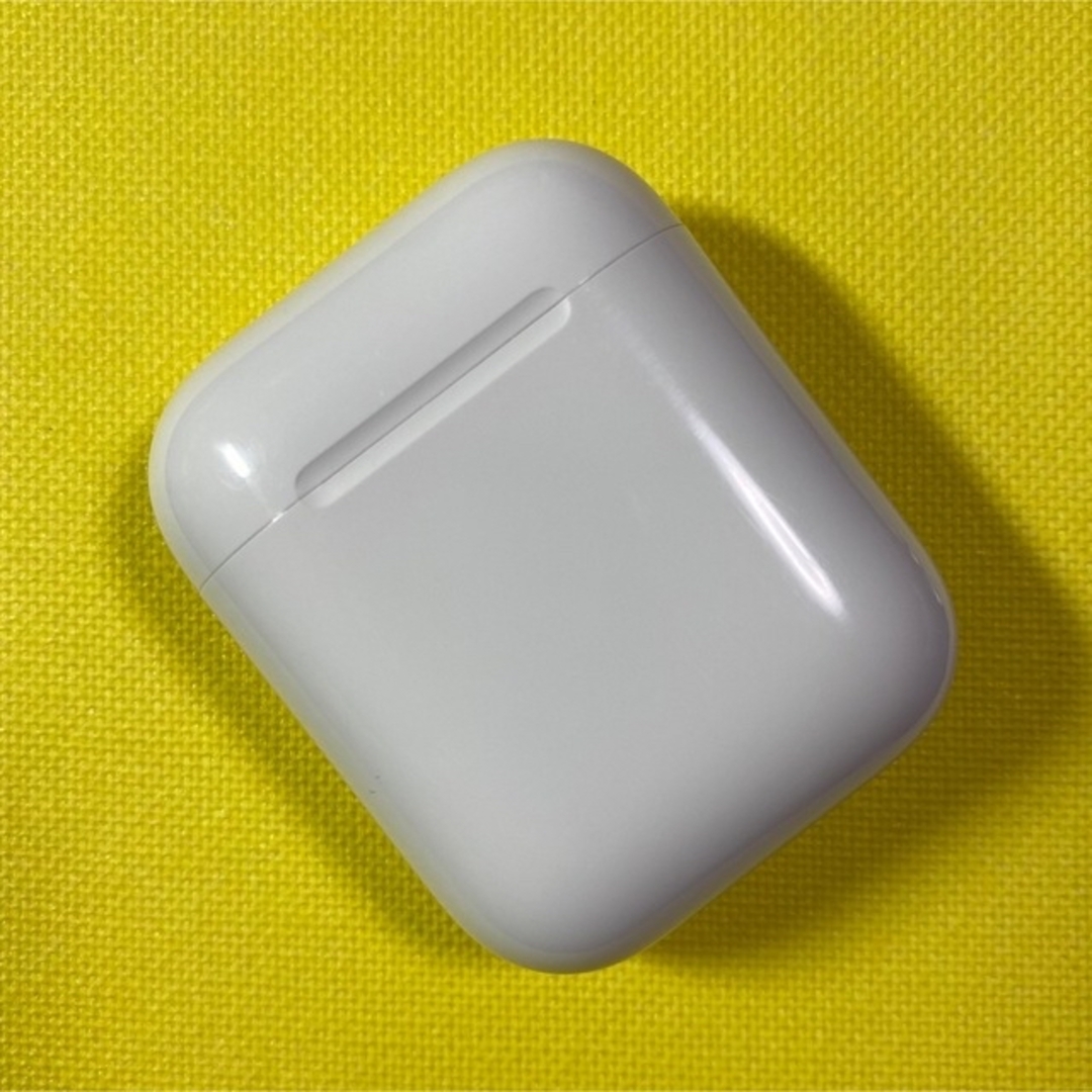 Apple(アップル)のApple 正規　エアーポッズ　AirPods 第一世代　充電器　充電ケース スマホ/家電/カメラのオーディオ機器(ヘッドフォン/イヤフォン)の商品写真