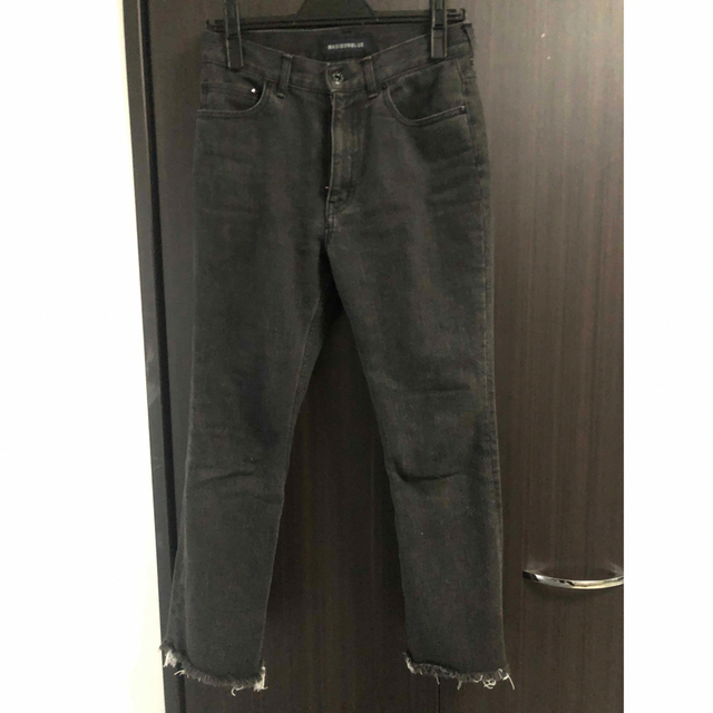 MADISONBLUE(マディソンブルー)のymym様　マディソンブルー　HEM CUT SLIM FLARE DENIM レディースのパンツ(デニム/ジーンズ)の商品写真