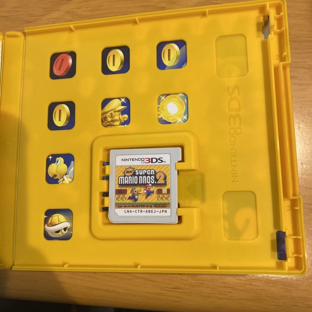 ニンテンドー3DS(ニンテンドー3DS)のNew スーパーマリオブラザーズ2 3DS エンタメ/ホビーのゲームソフト/ゲーム機本体(携帯用ゲームソフト)の商品写真