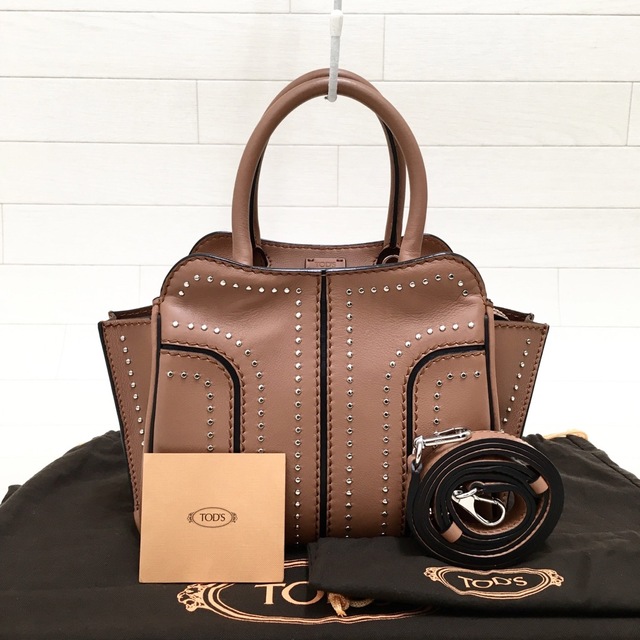 カタログギフトも! TOD'S - ☆極美品・保存袋付☆トッズ TOD'S セラ