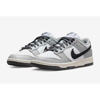 ナイキ(NIKE)のNike Dunk Low ホワイト ライト スモークグレー US7 24cm(スニーカー)