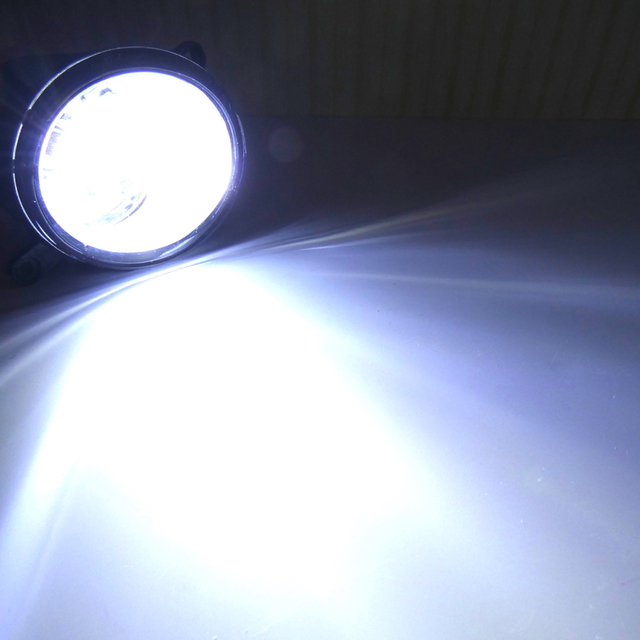 爆光 16,000lm LEDフォグランプ フォグライトH8 H11 H16 自動車/バイクの自動車(汎用パーツ)の商品写真