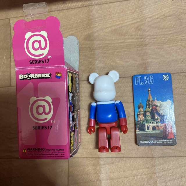 BE@RBRICK(ベアブリック)のベアブリック FLAG ロシア 中古 ハンドメイドのおもちゃ(フィギュア)の商品写真