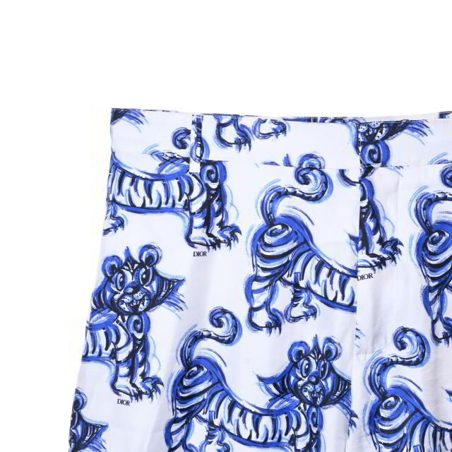 DIOR HOMME(ディオールオム)のDior HOMME × ケニーシャーフ 寅 プリント シルク ハーフパンツ メンズのパンツ(ショートパンツ)の商品写真