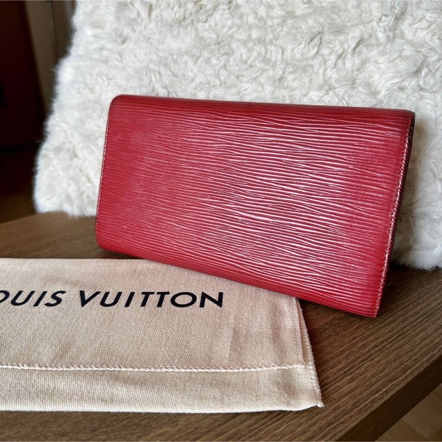 ルイヴィトン　Louis Vuitton エピ　長財布　赤　Red