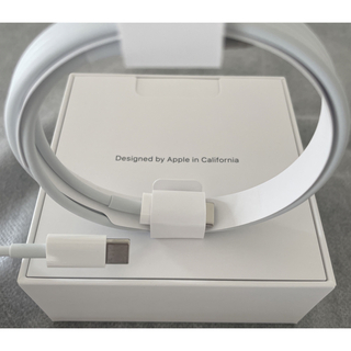 アップル(Apple)のApple純正 USB-C - ライトニングケーブル（1 m）充電コード(その他)