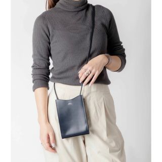 アーペーセー(A.P.C)のA.P.C. NECK POUCH JAMIE(ショルダーバッグ)