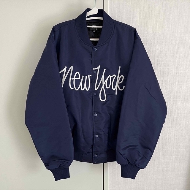 STUSSY(ステューシー)のSTUSSY NY CHAPTER SATIN VARSITY JACKET   メンズのジャケット/アウター(スタジャン)の商品写真