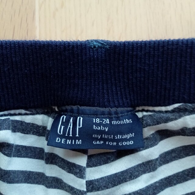 babyGAP(ベビーギャップ)の【美品】 babyGAP ジーンズ キッズ/ベビー/マタニティのキッズ服男の子用(90cm~)(パンツ/スパッツ)の商品写真