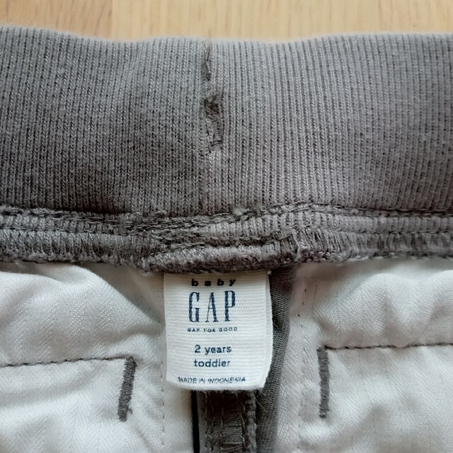 babyGAP(ベビーギャップ)の【未使用】 babyGAP チノパン キッズ/ベビー/マタニティのキッズ服男の子用(90cm~)(パンツ/スパッツ)の商品写真