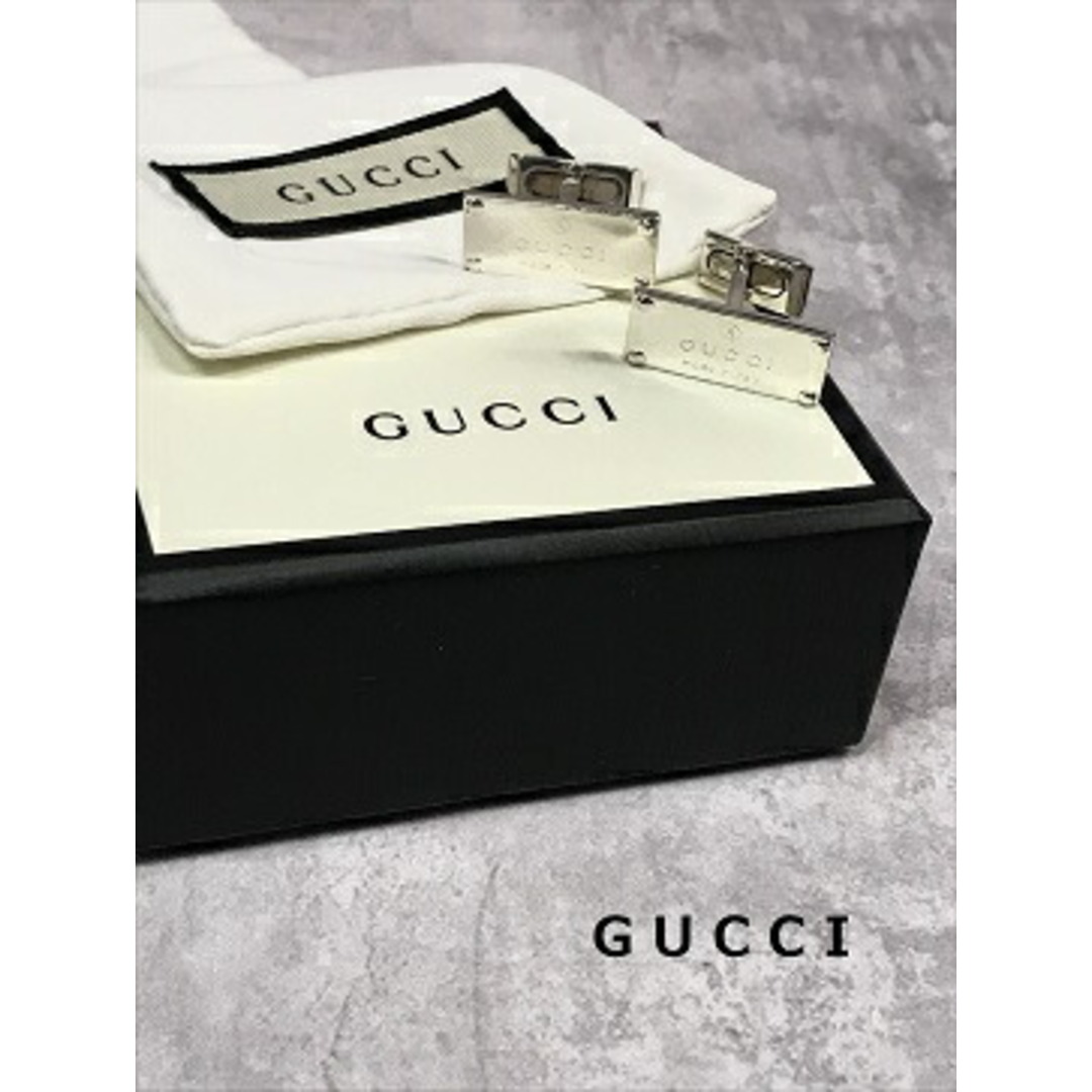 Gucci(グッチ)のGUCCI 小物 カフス スクエア ロゴ 123590 J8400 グッチ シルバー 【0522-004】 メンズのファッション小物(カフリンクス)の商品写真