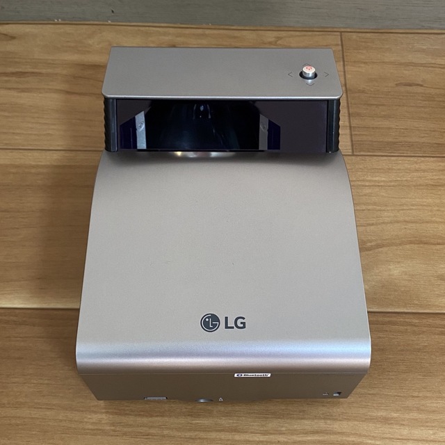 LG Electronics(エルジーエレクトロニクス)のLG ph450ug プロジェクター　超短焦点 スマホ/家電/カメラのテレビ/映像機器(プロジェクター)の商品写真