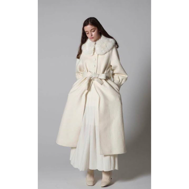 épine - 完売品 epine ロングコート ファー エピヌ 白の通販 by épine - 完売品 epine ロングコート ファー エピヌ 白の通販 by