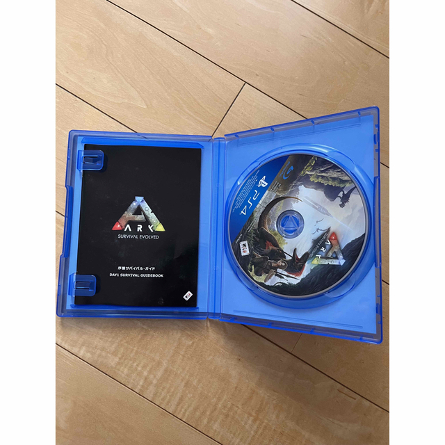 PlayStation4(プレイステーション4)のARK：Survival Evolved（アーク：サバイバル エボルブド） エンタメ/ホビーのゲームソフト/ゲーム機本体(家庭用ゲームソフト)の商品写真