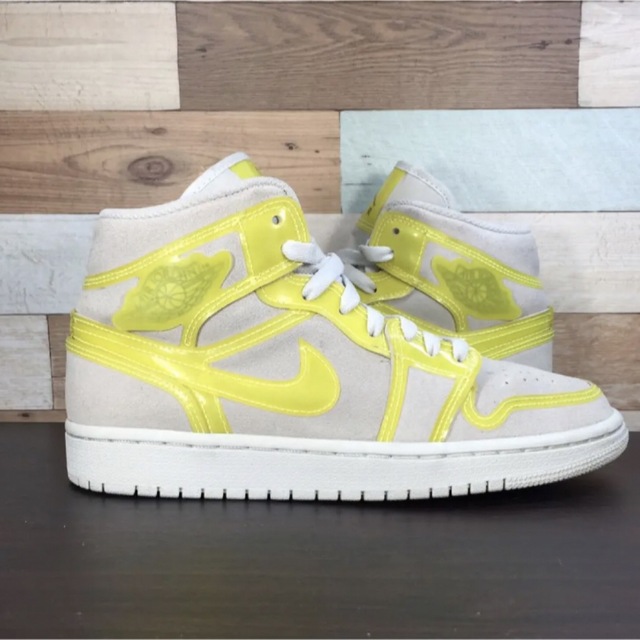 NIKE AIR JORDAN 1 MID LX  24.5cm