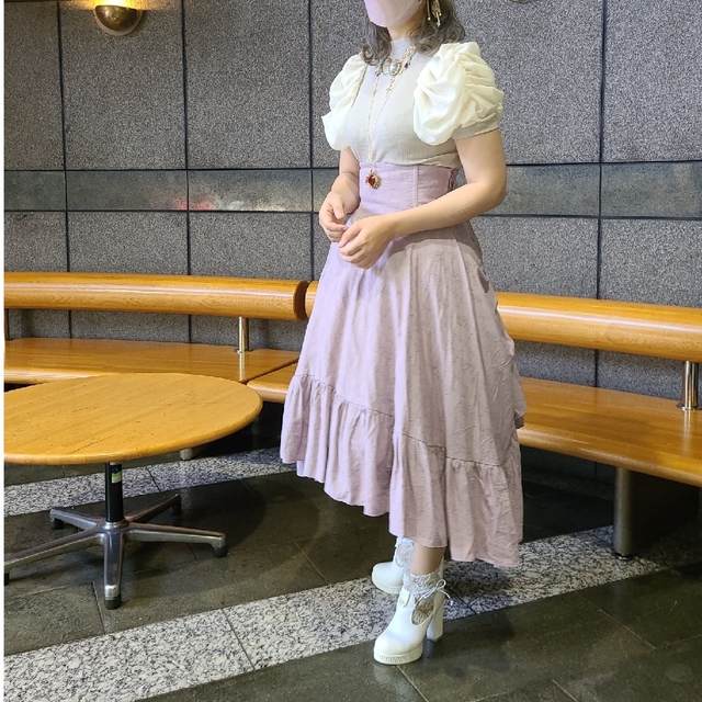 お1人様1点限り】 美品 有松鳴海絞り“どっどっどっーと蝶が翔ける薔薇