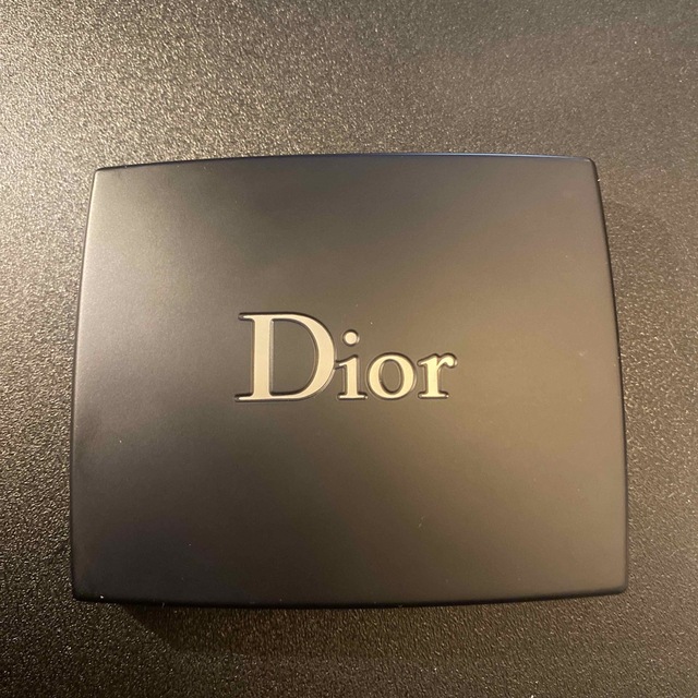 Dior(ディオール)の【☆夏宮様専用】【Dior】サンクルール　869 レッドタータン コスメ/美容のベースメイク/化粧品(アイシャドウ)の商品写真