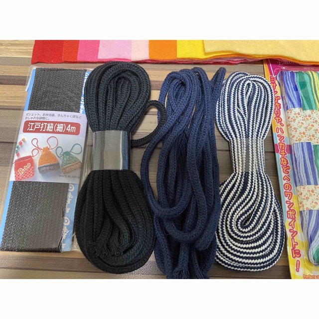 ハンドメイド素材　フェルト　刺繍糸　ヒモ　ゴム　セット ハンドメイドの素材/材料(その他)の商品写真