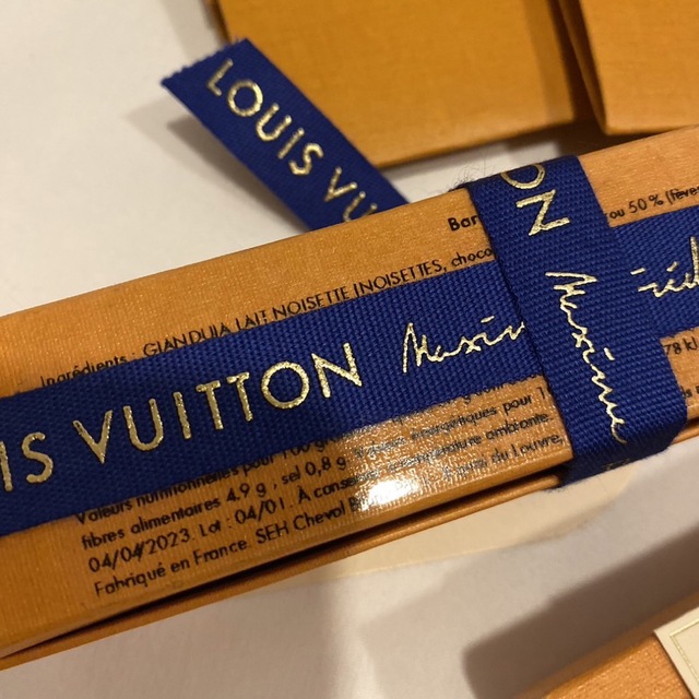 LOUIS VUITTON(ルイヴィトン)のルイヴィトン　パリ限定　チョコレート 食品/飲料/酒の食品(菓子/デザート)の商品写真