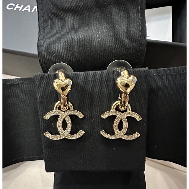 ☆大感謝セール】 CHANEL ハートピアス 新作 シャネルピアス 春夏2023
