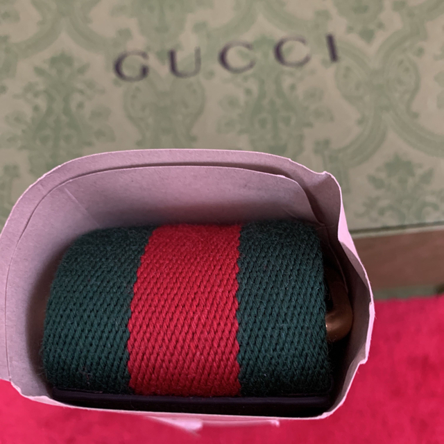 Gucci(グッチ)のグッチ　Gucci イチゴシリーズ　バック　チェーン　ショルダー ポシェット レディースのバッグ(ショルダーバッグ)の商品写真