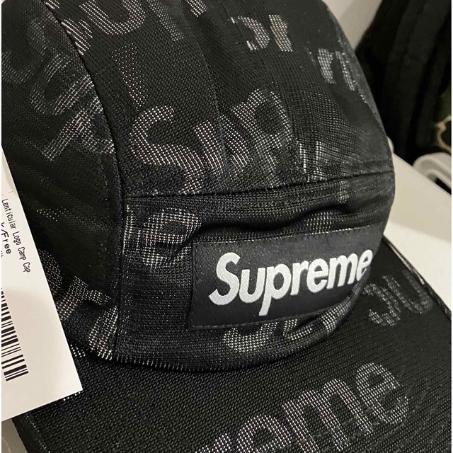 Supreme(シュプリーム)のSupreme Logo Lenticular Camp Cap  黒　 メンズの帽子(キャップ)の商品写真