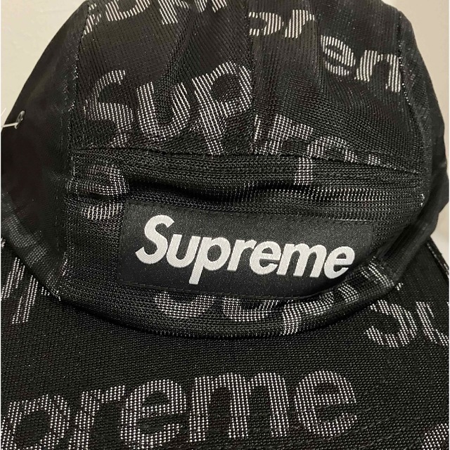 Supreme(シュプリーム)のSupreme Logo Lenticular Camp Cap  黒　 メンズの帽子(キャップ)の商品写真