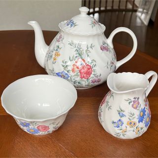 ウェッジウッド(WEDGWOOD)の【黒壺美品】ウェッジウッド★エーヴベリー★ティーポット　セット(食器)