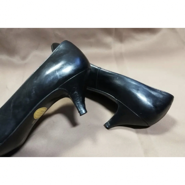 Yves Saint Laurent(イヴサンローラン)の イヴサンローラン 35.5  23.0cmレザーパンプス　ブラック レディース レディースの靴/シューズ(ハイヒール/パンプス)の商品写真