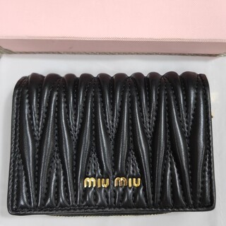 ミュウミュウ(miumiu)の極美品✨MIUMIU 財布  折り財布(コインケース)