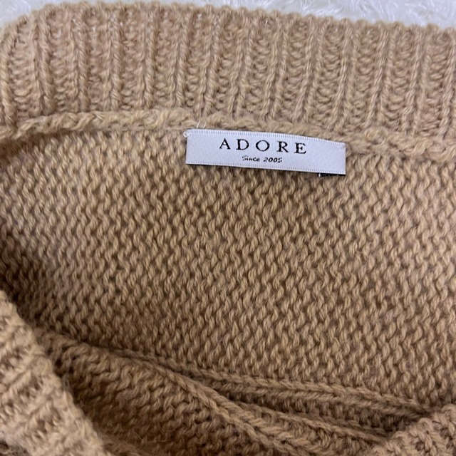 ADORE(アドーア)のADORE アドーア アルパカ ニット ワンピース ケーブルニット ベージュ レディースのワンピース(ひざ丈ワンピース)の商品写真