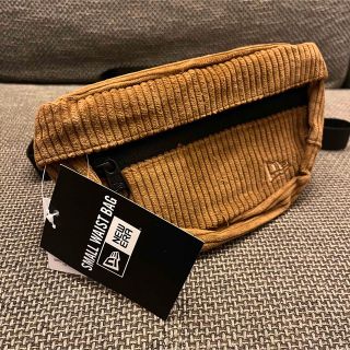 ニューエラー(NEW ERA)のNew Era Small Waist Bag ニューエラ コーデュロイ　バッグ(ウエストポーチ)