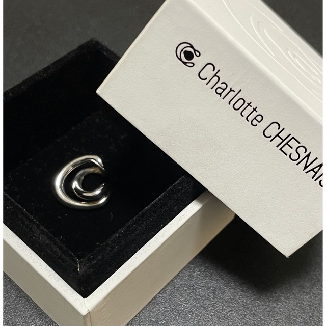 Charlotte Chesnais Initial Ear Cuff 公式サイト