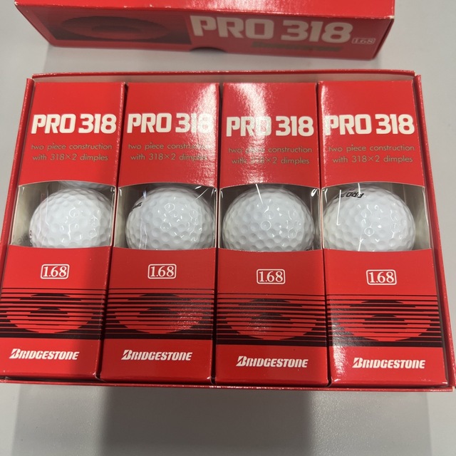 BRIDGESTONE(ブリヂストン)のBRIDGESTONE PRO318ゴルフボール 1ダース 新品 チケットのスポーツ(ゴルフ)の商品写真