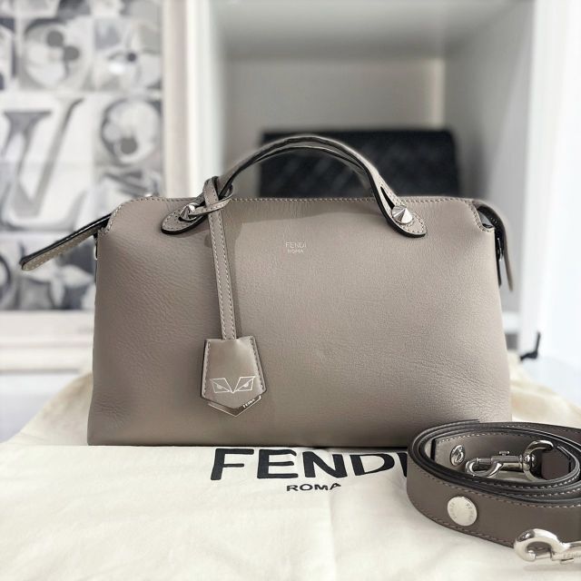 FENDI(フェンディ)のフェンディ　バイザウェイ　ミディアム　グレージュ　2way　モンスター レディースのバッグ(ハンドバッグ)の商品写真