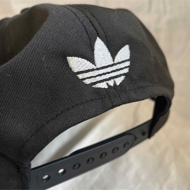 adidas(アディダス)のデサント社製 80's〜90's adidas スナップバックキャップ　帽子 メンズの帽子(キャップ)の商品写真