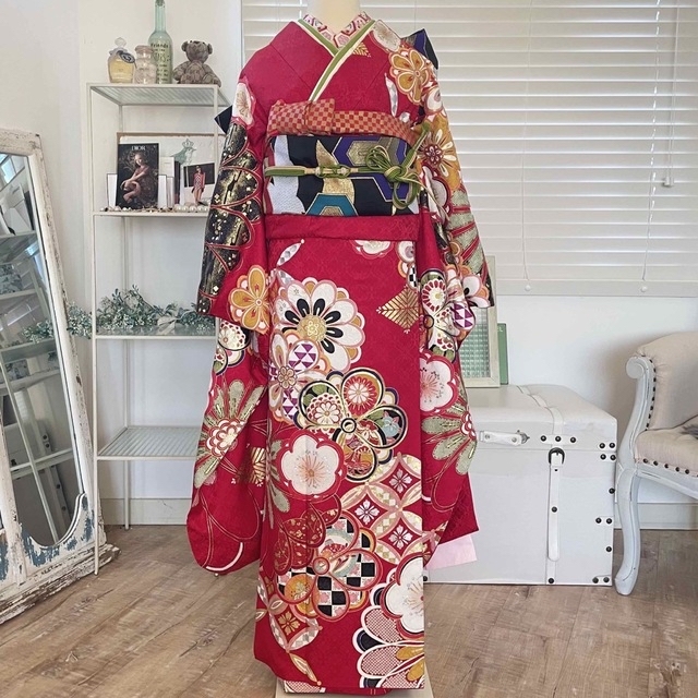 超美品!古典柄 赤★正絹 振袖 6点セット 成人式 used ガード加工
