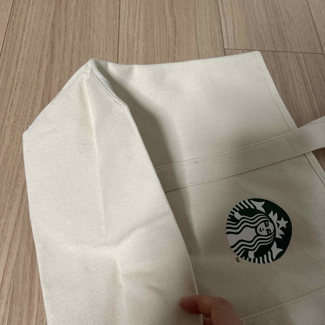 Starbucks Coffee(スターバックスコーヒー)のスターバックスコーヒー　トートバッグ　大 エンタメ/ホビーのコレクション(ノベルティグッズ)の商品写真