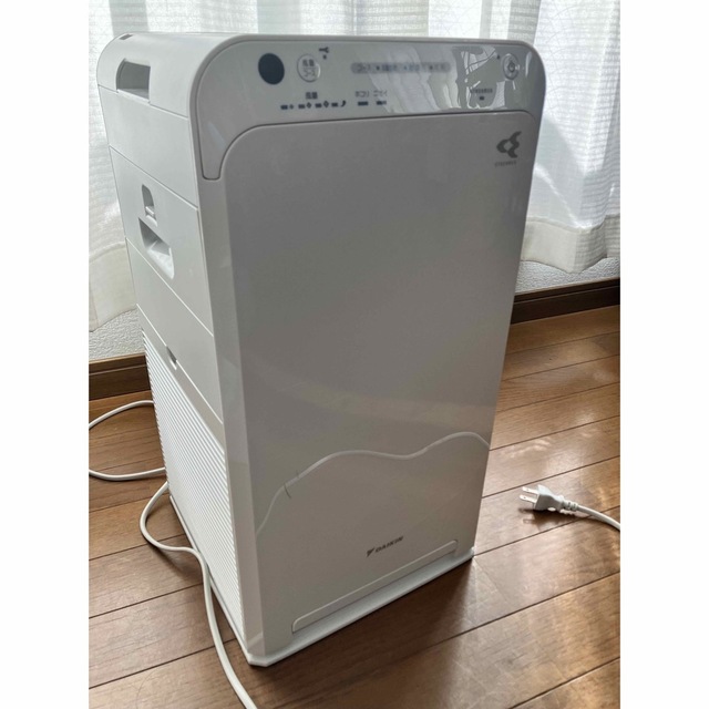 DAIKIN(ダイキン)のダイキン　ストリーマ空気清浄機　MC55X-W スマホ/家電/カメラの生活家電(空気清浄器)の商品写真