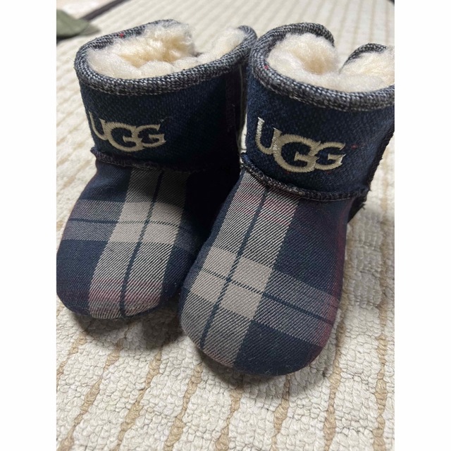 UGG(アグ)のUGG キッズ　ベビー　ブーツ キッズ/ベビー/マタニティのベビー靴/シューズ(~14cm)(ブーツ)の商品写真